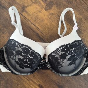 Victoria's Secret Black and Cream Lace Bra